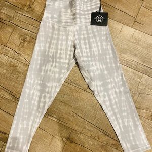 DYI High Waist Crop Leggings